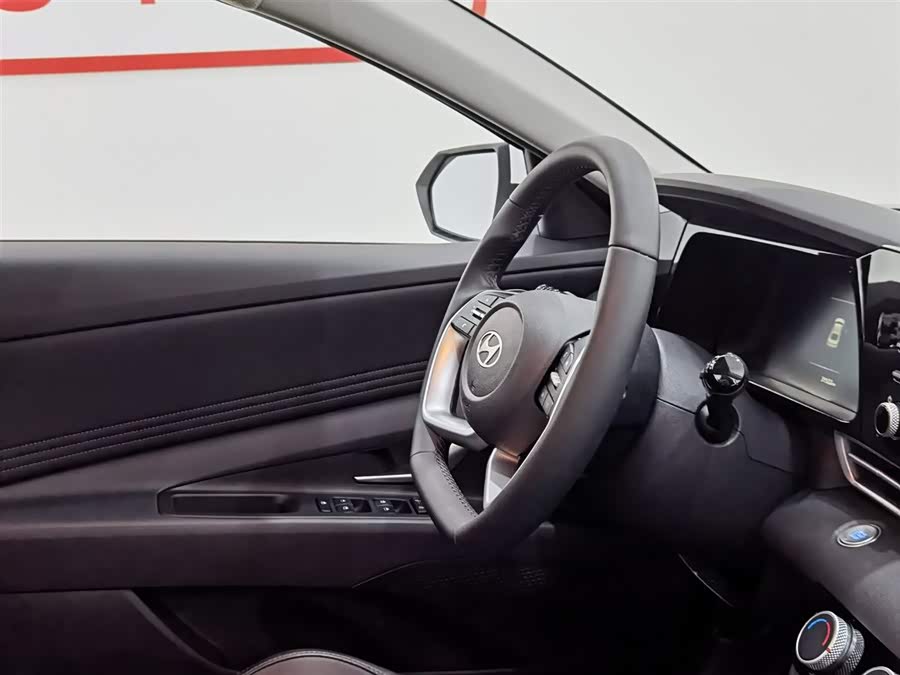 Hyundai Elantra 2024 car image #23