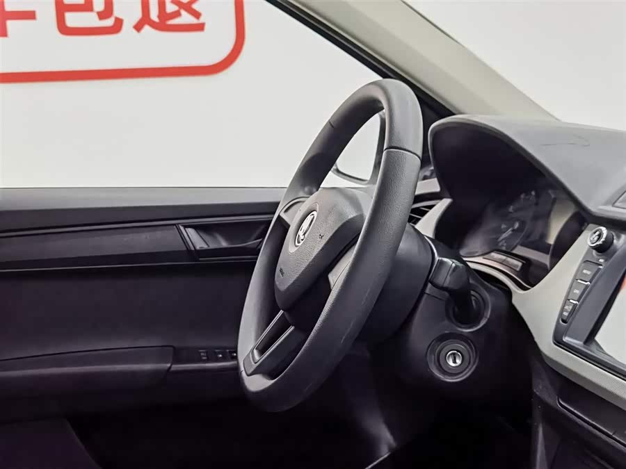 Skoda Fabia 2015 car image #23