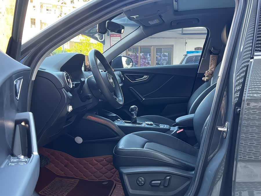 Audi Q2L 2021 car image #23