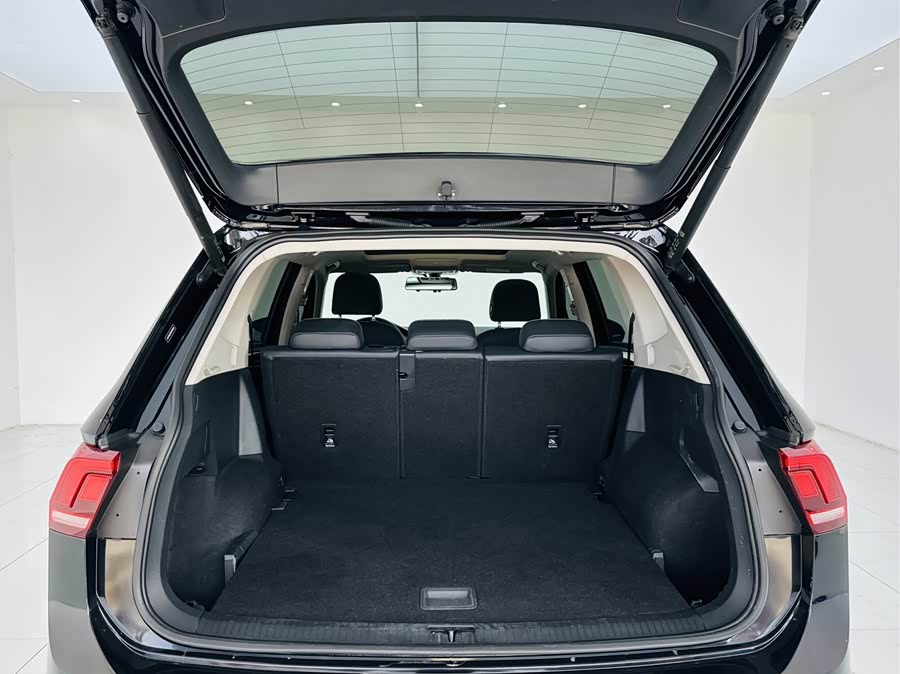 Volkswagen Tiguan L 2021 car image #23