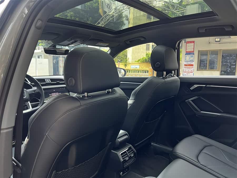 Audi Q3 2024 car image #23