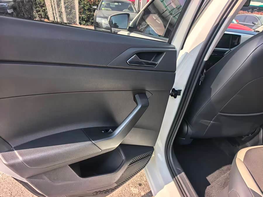 Volkswagen Polo 2020 car image #23