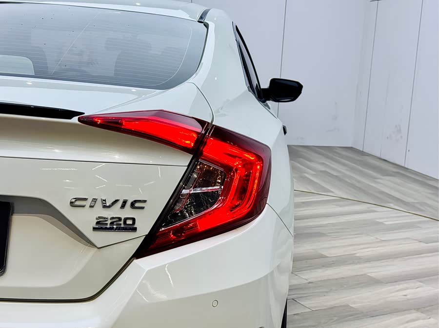 Honda Civic 2020 car image #23
