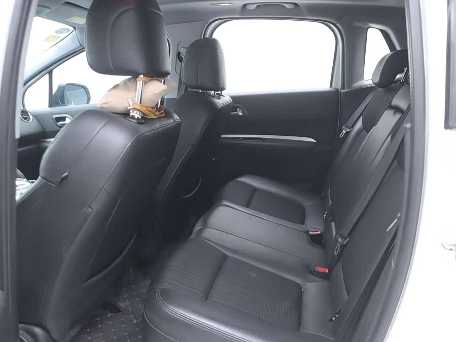 Peugeot 3008 2019 car image #23