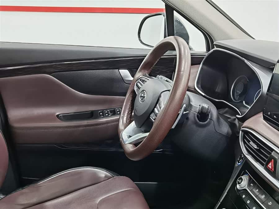 Hyundai Santa Fe 2021 car image #23