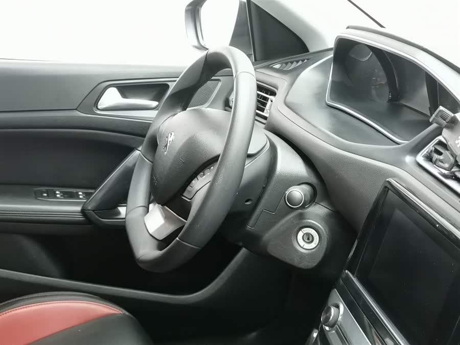 Peugeot 308 2018 car image #23