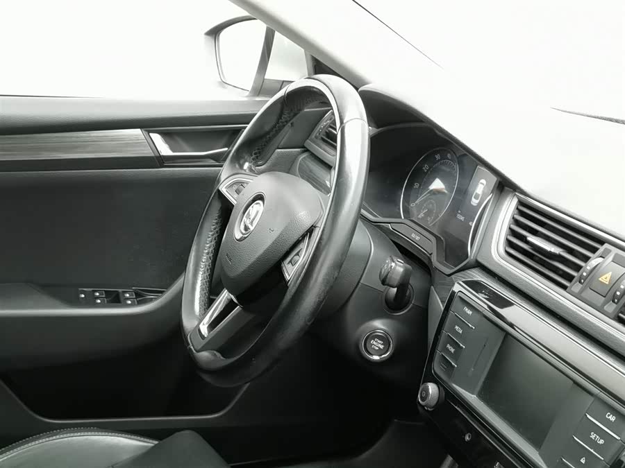 Skoda Superb 2016 car image #23