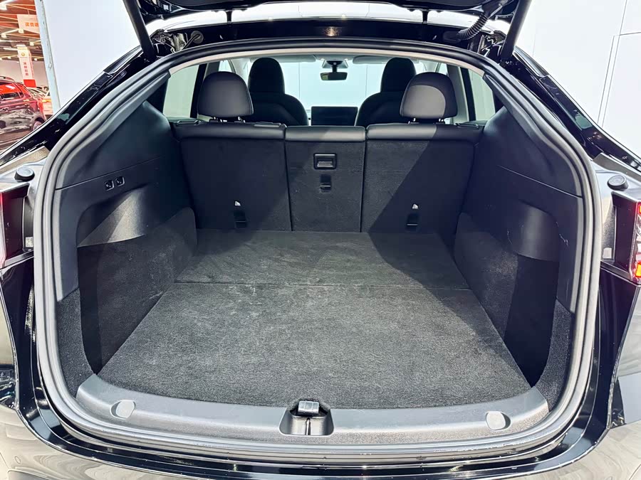 Tesla Model Y 2023 car image #23