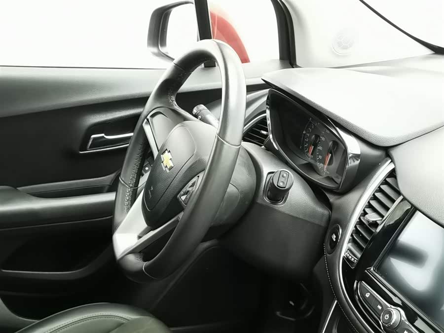 Chevrolet Tracker 2018 immagine di auto #23