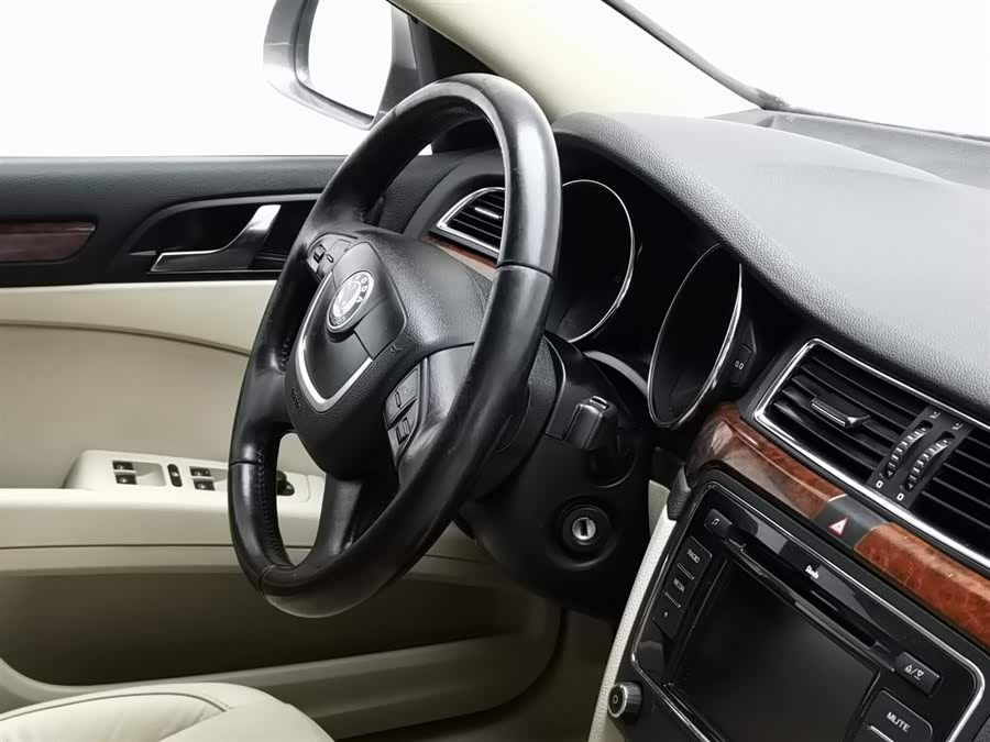 Skoda Superb 2011 imagem de carro #23