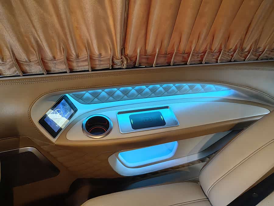 Mercedes-Benz V Class 2020 #23 Mercedes-Benz V Class 2020 car image #23