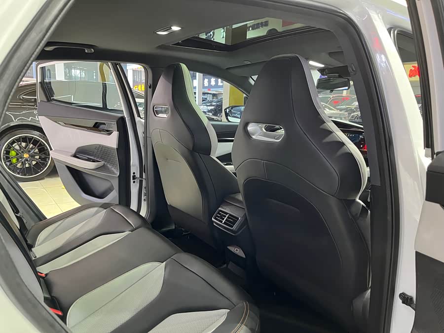 Changan UNI-V iDD 2024 car image #23