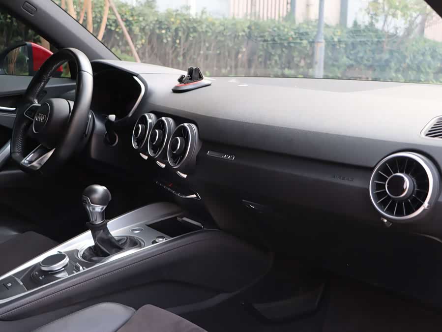 Audi TT 2017 car image #23