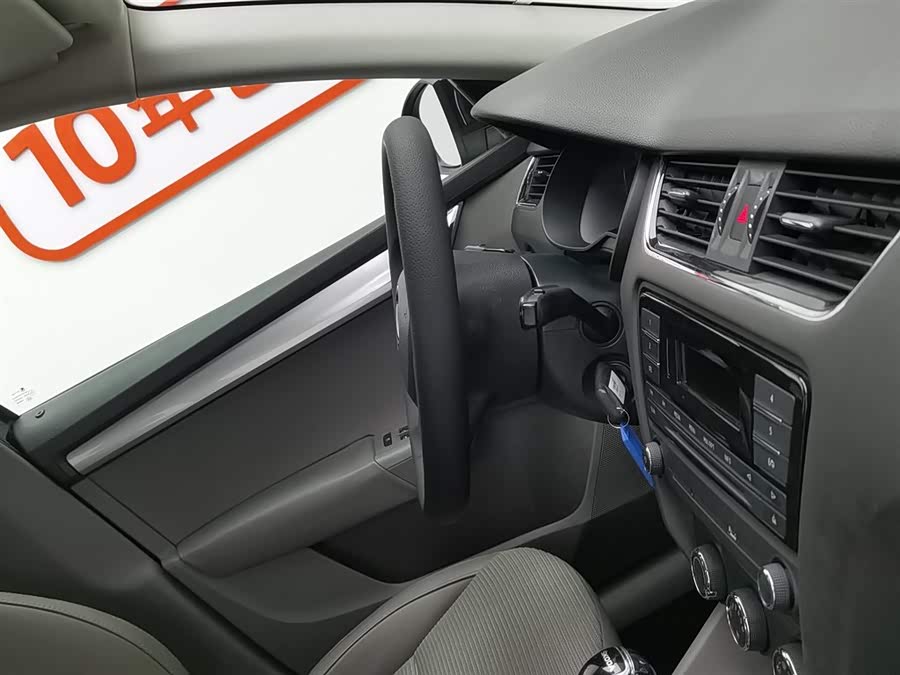 Skoda Octavia 2015 car image #23