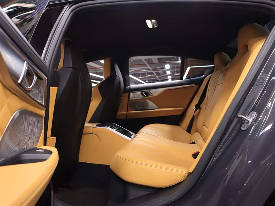 BMW M8 2021 car image #23