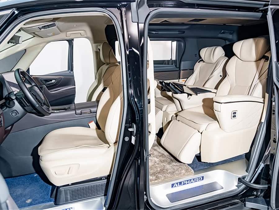 Toyota Alphard 2025 car image #23