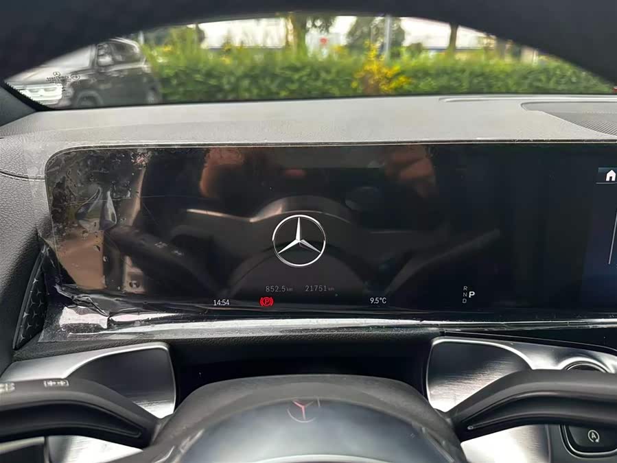 Mercedes-Benz GLB Class 2024 car image #23