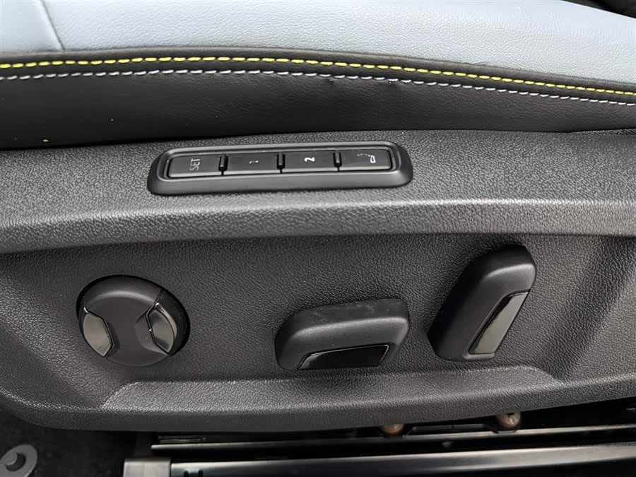 Volkswagen ID.4 X 2022 immagine di auto #23