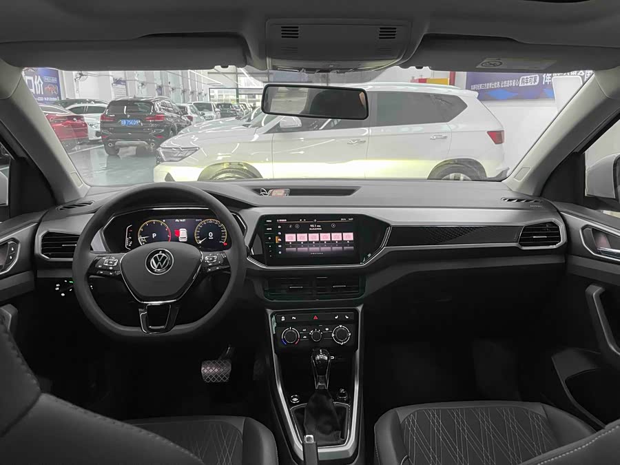 Volkswagen T-Cross 2021 #23 Volkswagen T-Cross 2021 car image #23