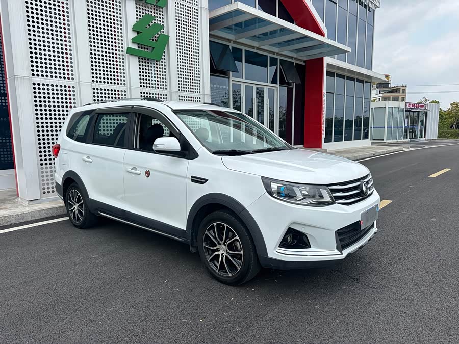 Forthing SX6 2020 #23 Forthing SX6 2020 car image #23