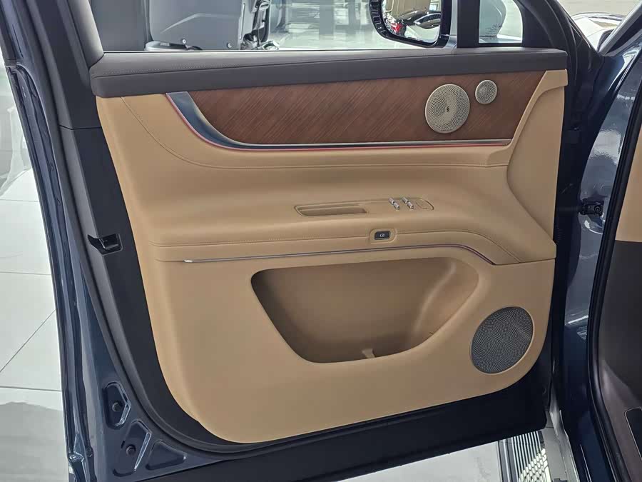 2024 car image #23