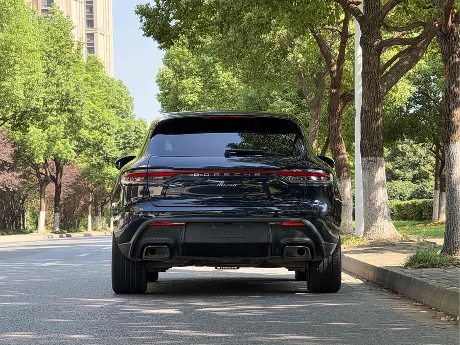 2022 car image #23