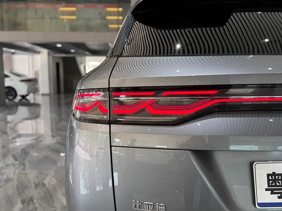 BYD SongL DM-i 2024 car image #23