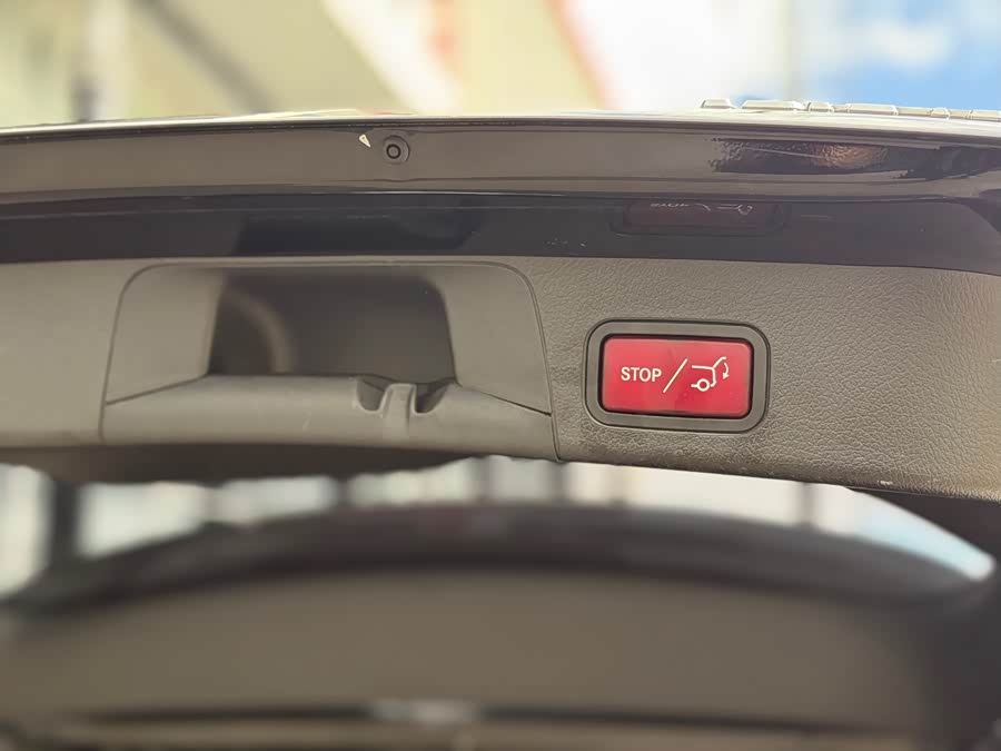 Mercedes-Benz GLB Class 2025 car image #23