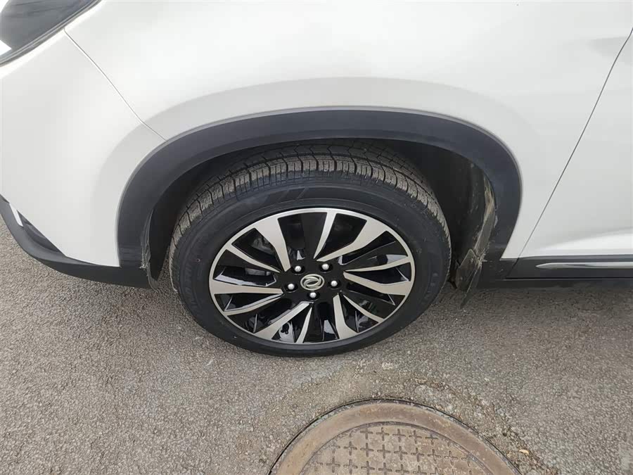 Forthing T5 2019 #23 Forthing T5 2019 صورة سيارة #23