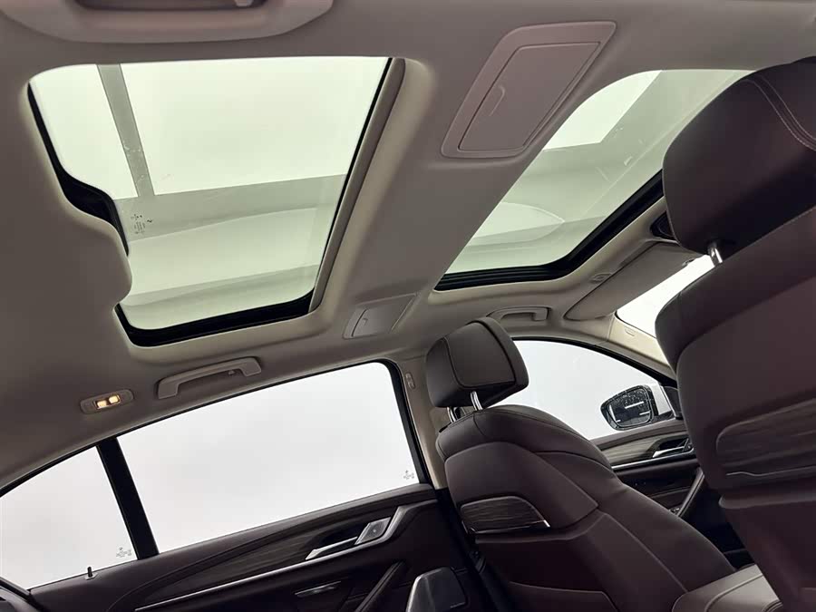 BMW 5 Series 2020 car image #23