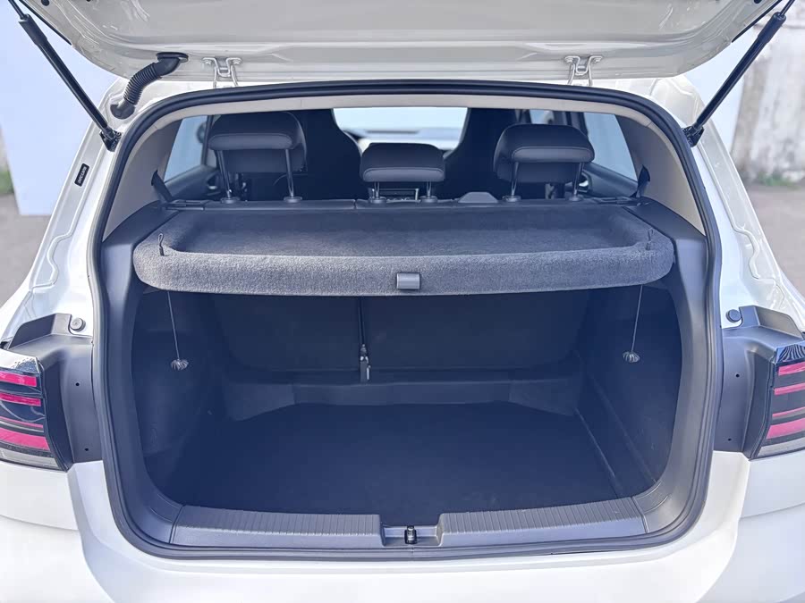 Volkswagen T-Cross 2020 car image #23