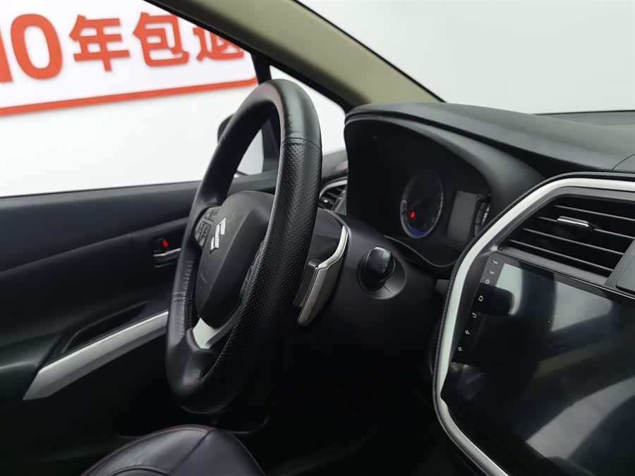 Suzuki S-Cross 2015 صورة سيارة #23