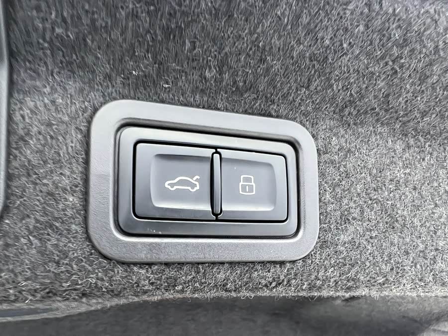 Audi A6L 2020 car image #23