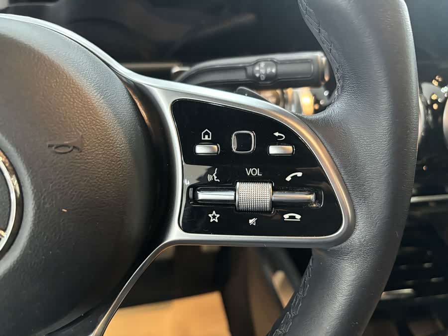 Mercedes-Benz GLB Class 2020 car image #23