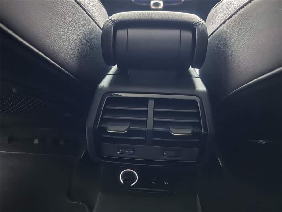 Audi Q3 2021 immagine di auto #23