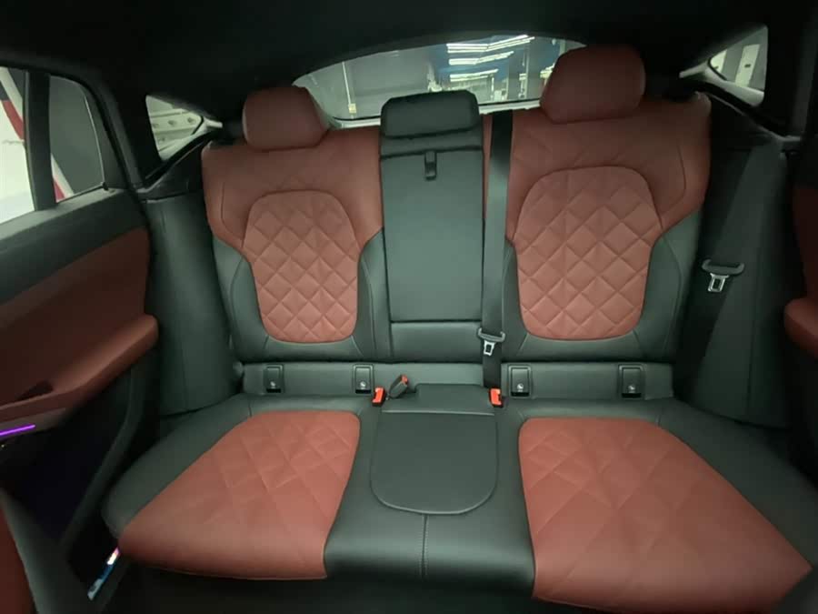 BMW X6 2025 car image #23