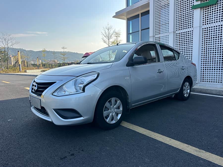 Nissan Sunny 2017 car image #23