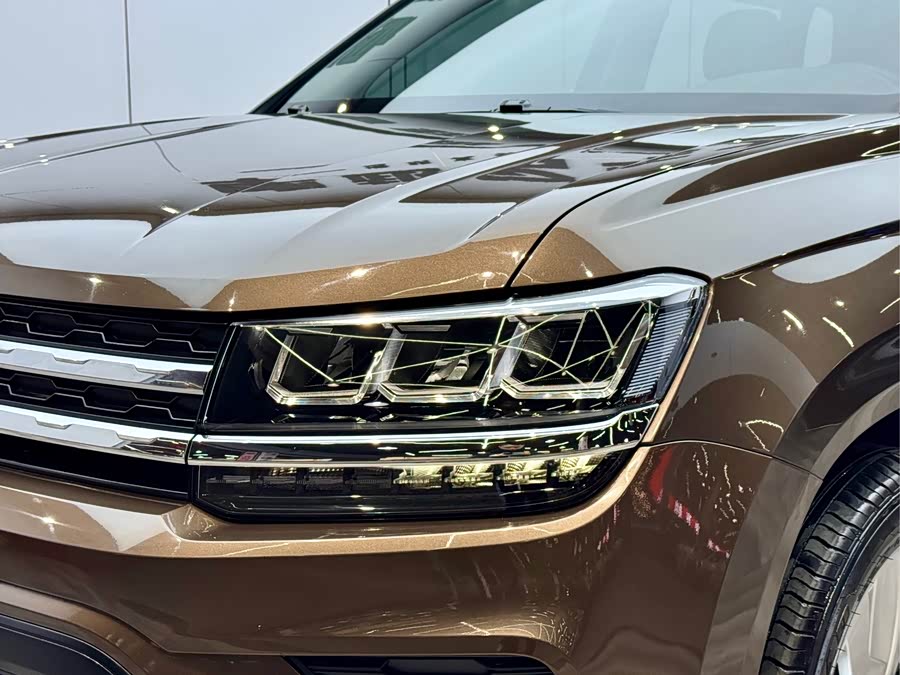Volkswagen Tharu 2020 car image #23