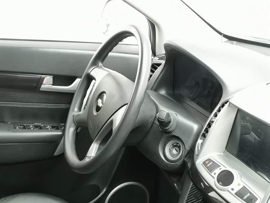 Chevrolet Captiva 2014 car image #23