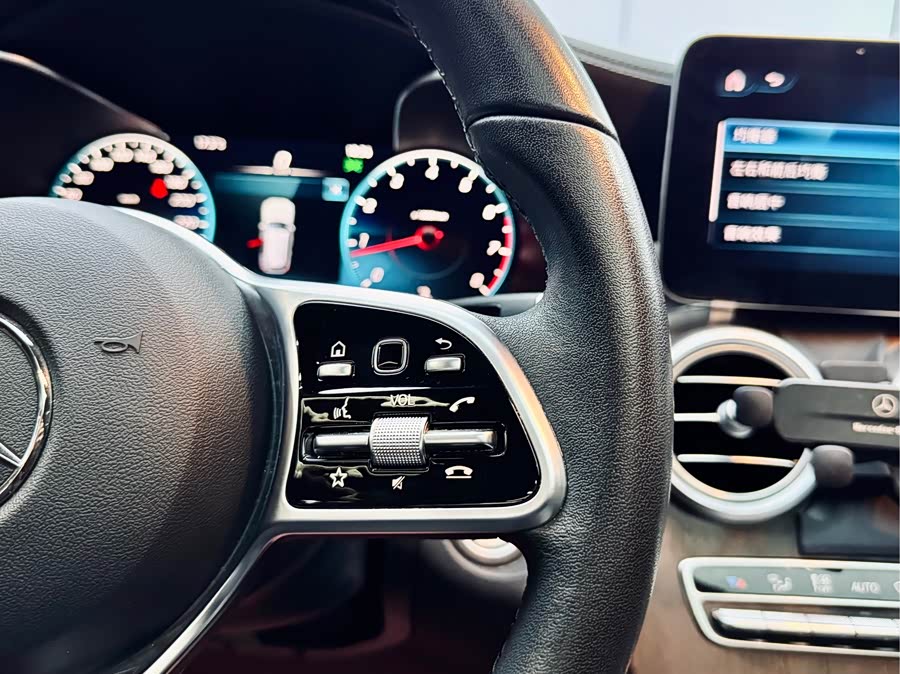 Mercedes-Benz GLC Class 2020 #23 Mercedes-Benz GLC Class 2020 car image #23