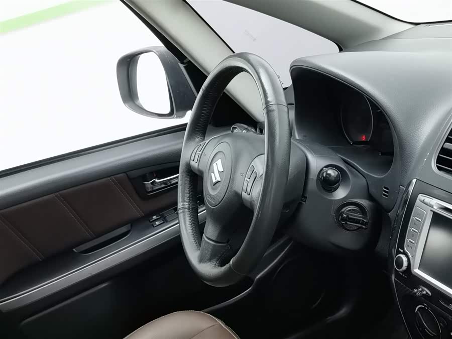 Suzuki SX4 2013 car image #23