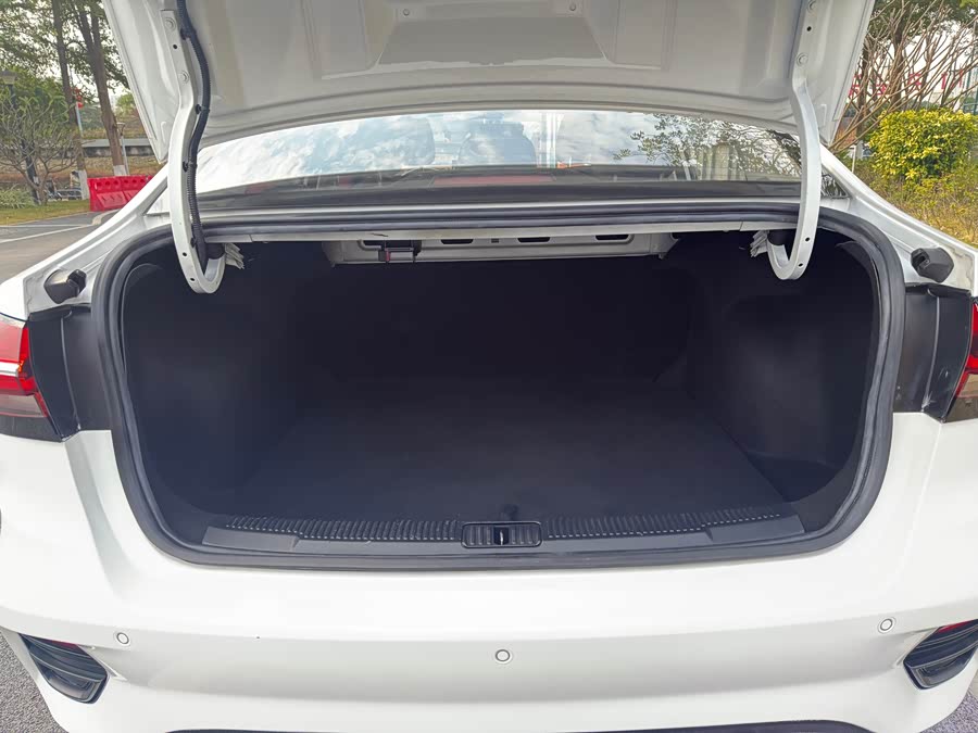 Roewe i5 2021 car image #23