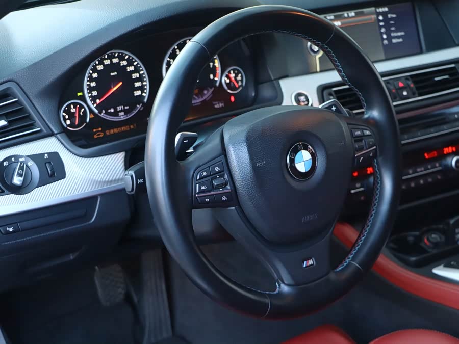 BMW M5 2013 #23 BMW M5 2013 car image #23