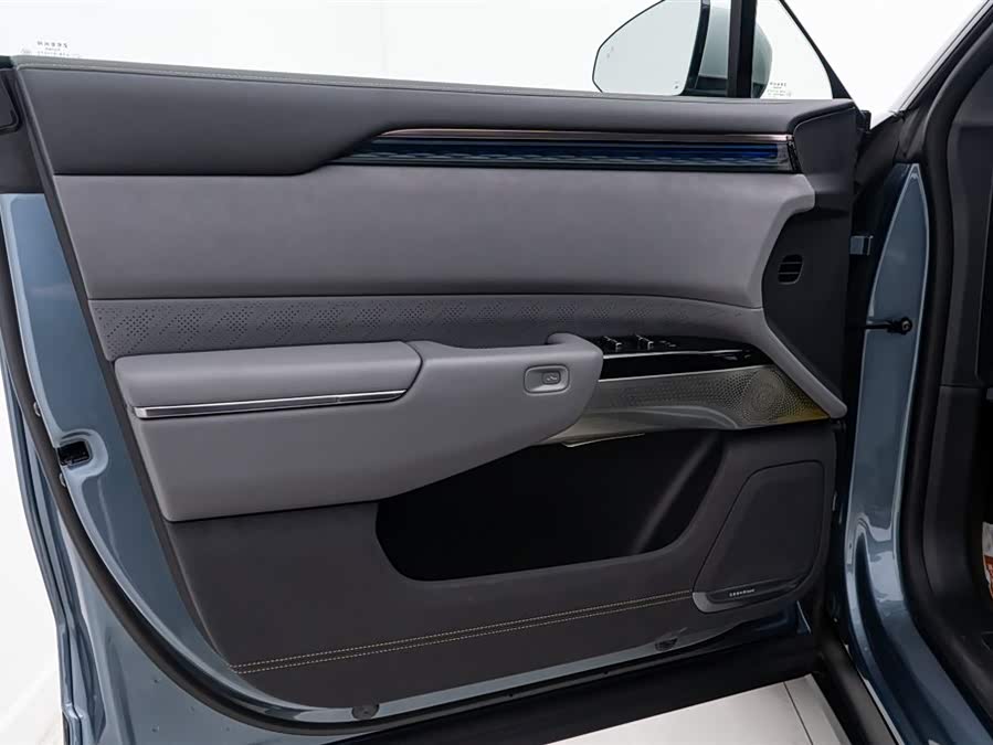Zeekr 7X 2024 car image #23
