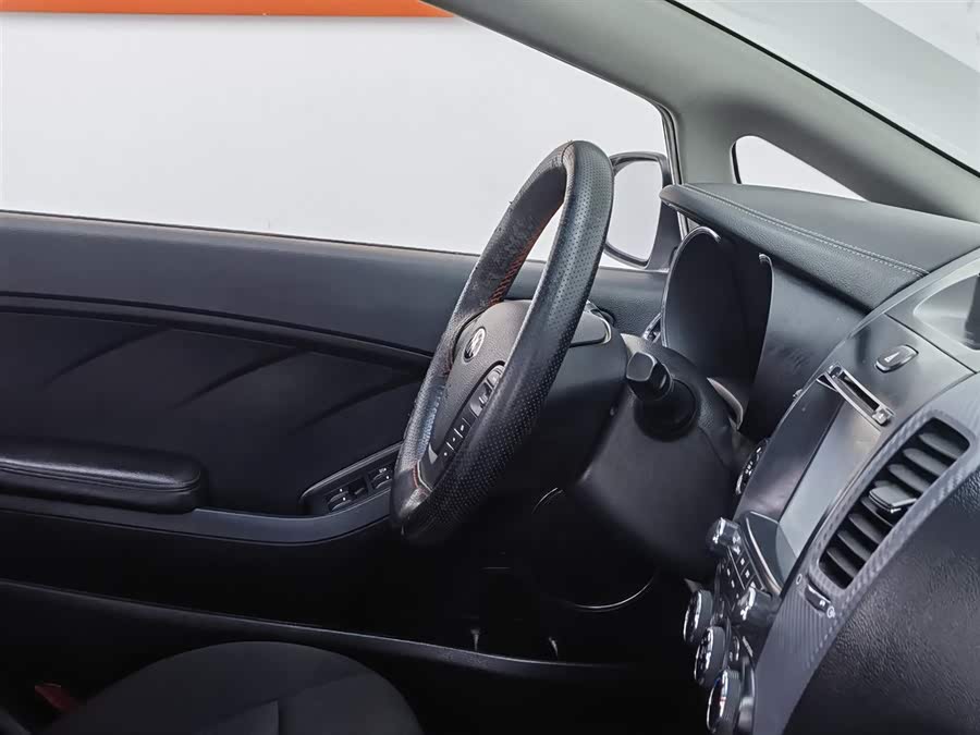 Kia K3 2015 car image #23