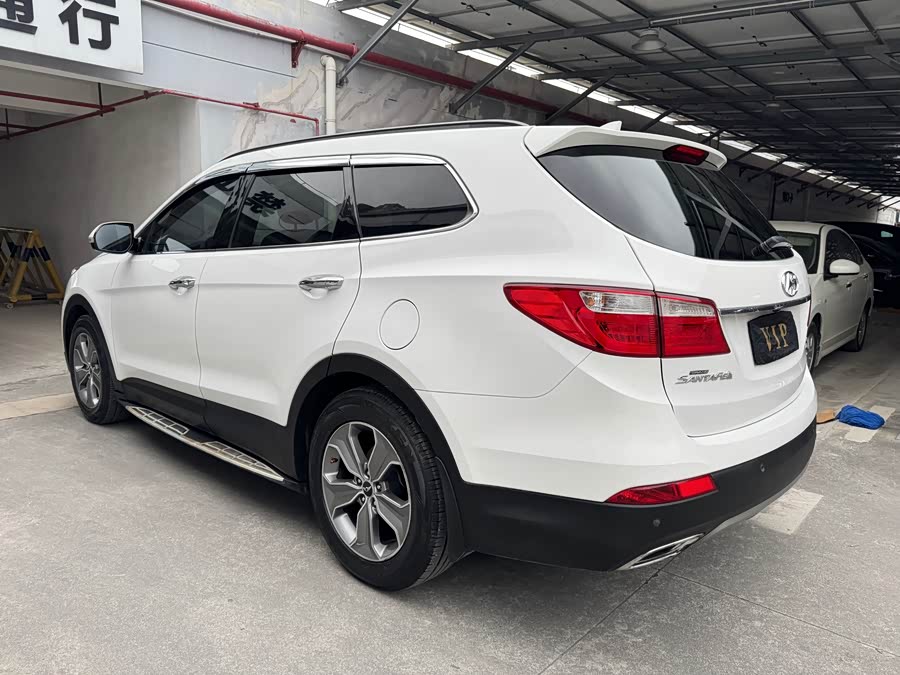 Hyundai Grand Santa Fe 2015 car image #23