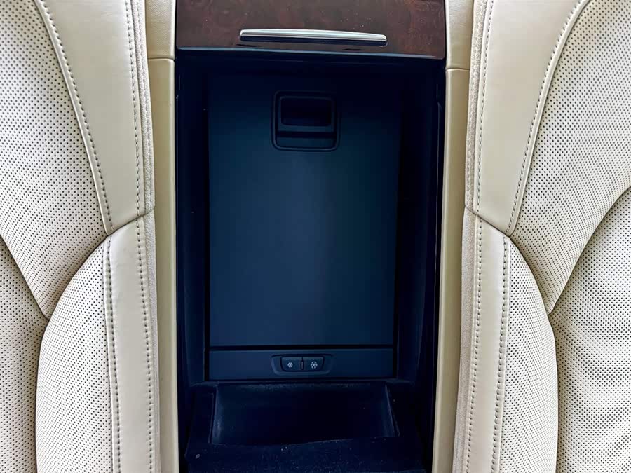 Audi A8 2012 imagen de coche #23