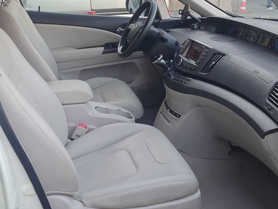 BYD e6 2015 car image #23