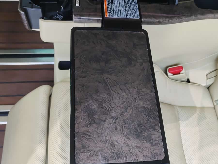 Toyota Alphard 2023 car image #23