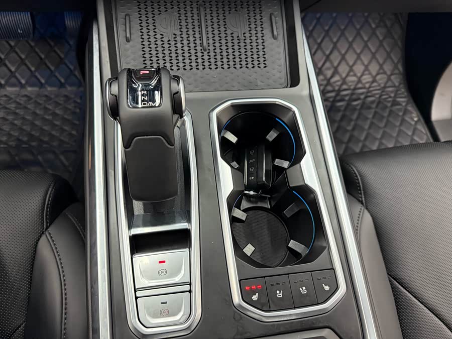 Tank 400 New Energy 2024 #23 Tank 400 New Energy 2024 car image #23